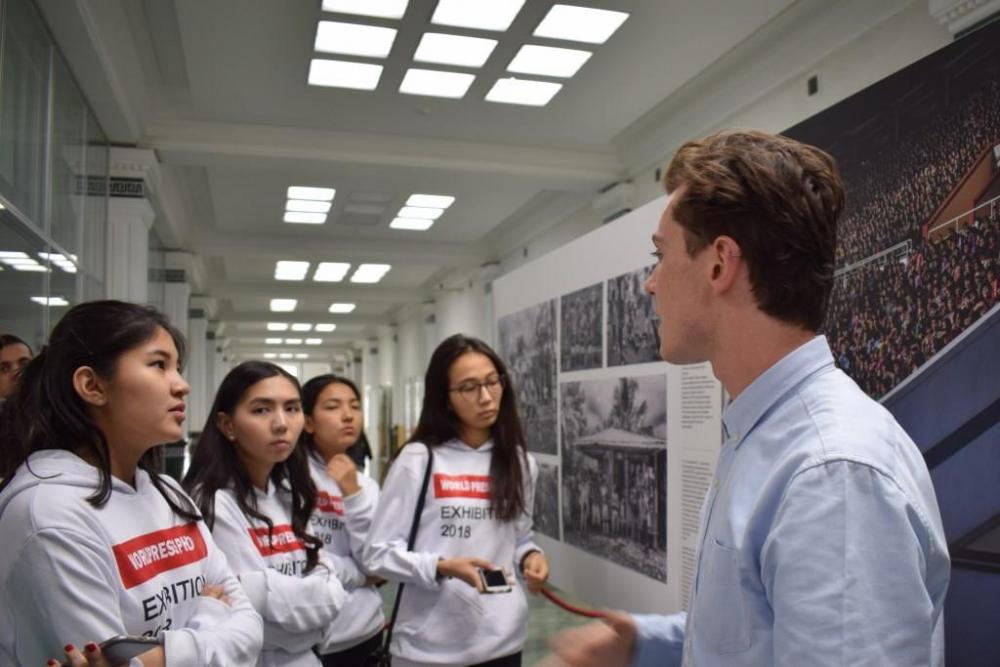 Студенты кафедры "Телерадио и связи с общественностью" приняли участие в фотовыставке World Press Photo